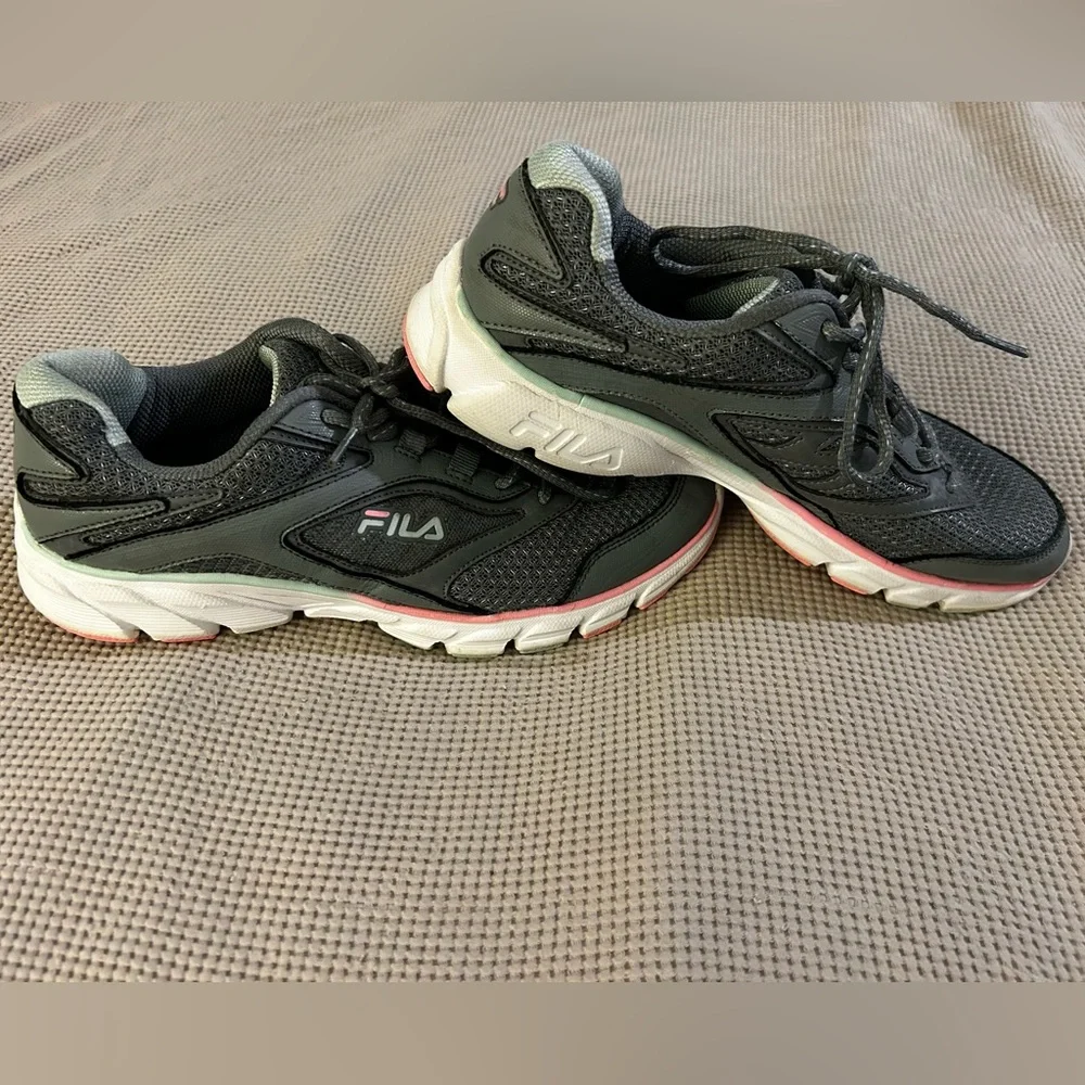 EUC Woman’s Fila Gray Lace-Up Sneakers with mint green and pink details size 9